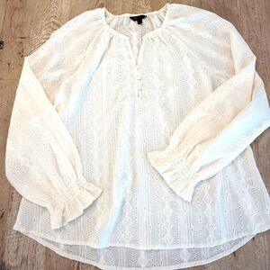 Frye Blouse size L ivory long sleeved polyester & spandex textured fabric